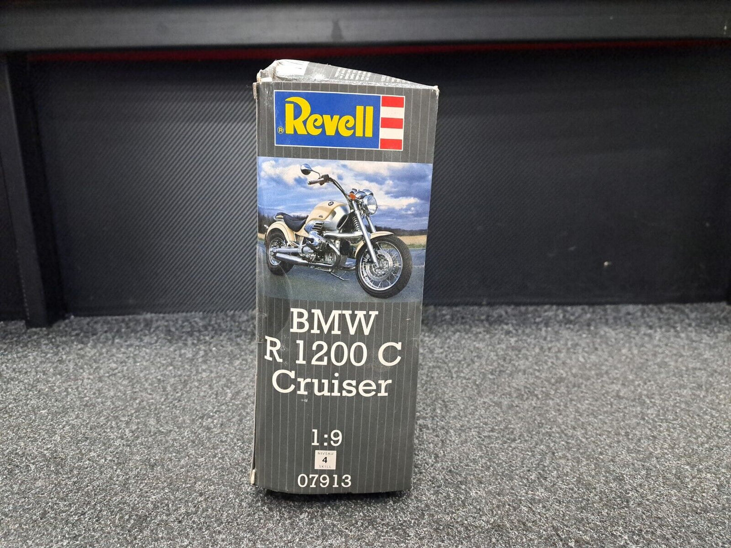 1/9 Revell BMW R 1200 C Cruiser 07913