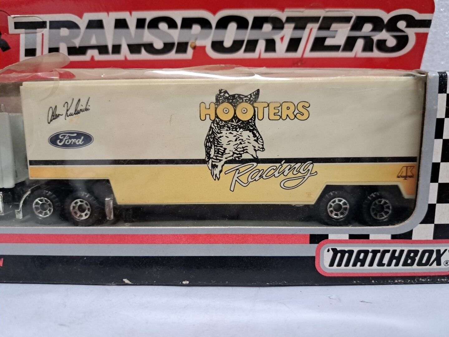 Super Star Transporters MATCHBOX HOOTERS Racing Team