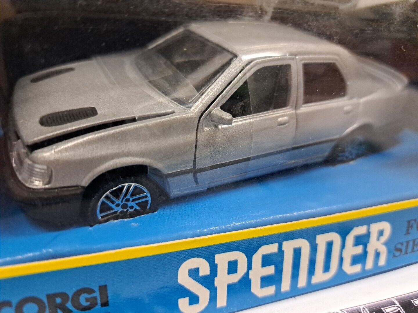 1/43 CORGI CLASSIC  FORD SIERRA SEDAN SILVER FROM SPENDER BBC  OLD STOCK #96012