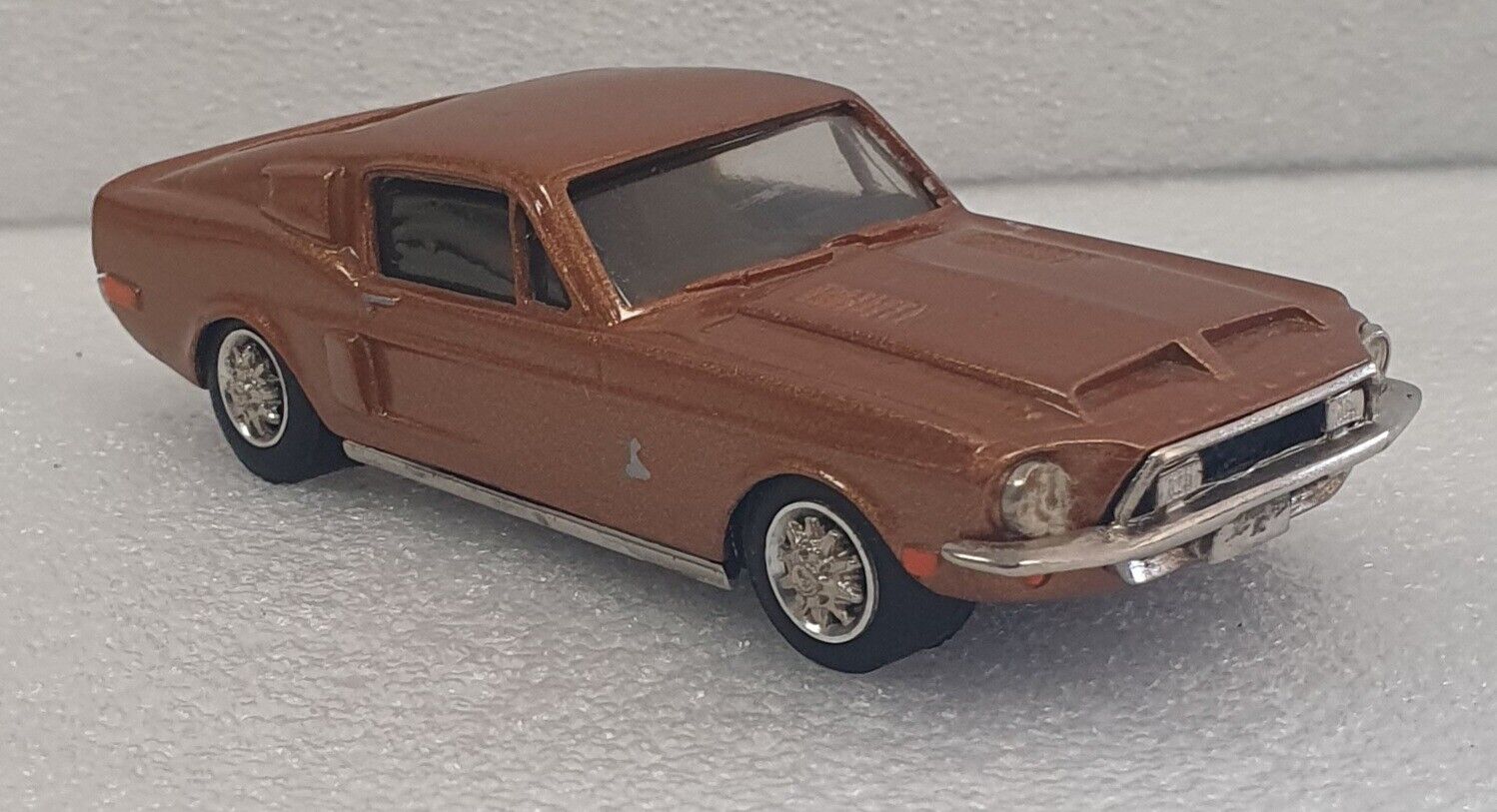 Dinkum Classics 1/43 1968 Shelby Mustang Bronze