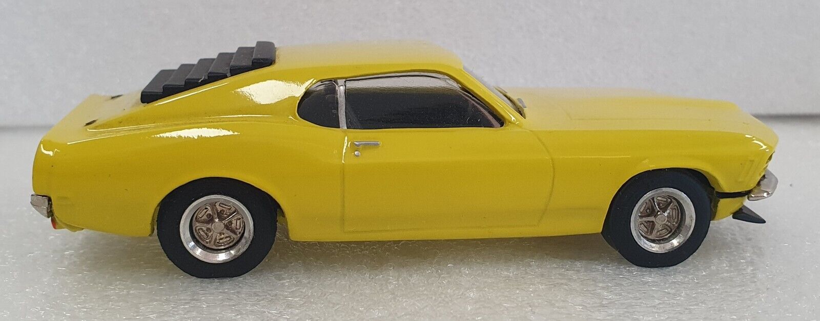 Dinkum Classics 1/43 1969 Boss Mustang Yellow