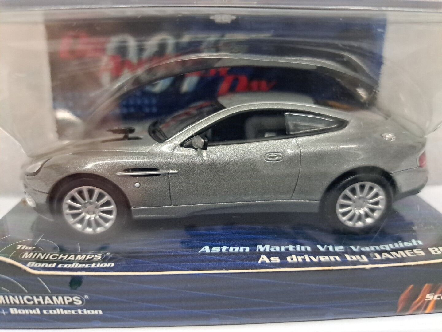 1/43 Aston Martin V12 Vanquish MINICHAMPS