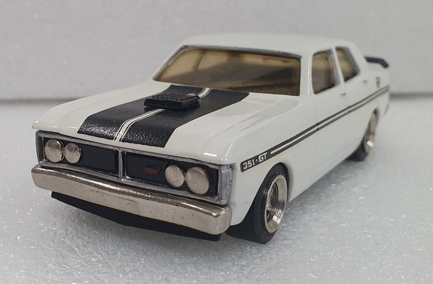 Dinkum Classics 1/43 XY GTHO White