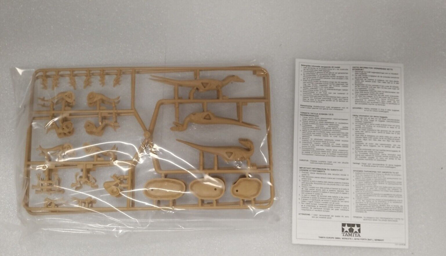 1/35 Velociraptors Pack Of Six Tamiya 60105 Model Kit SMC