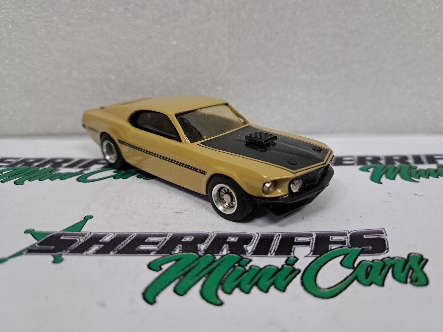 1/43 Dinkum 69 Mustang Mach 1 **MISSING WING**