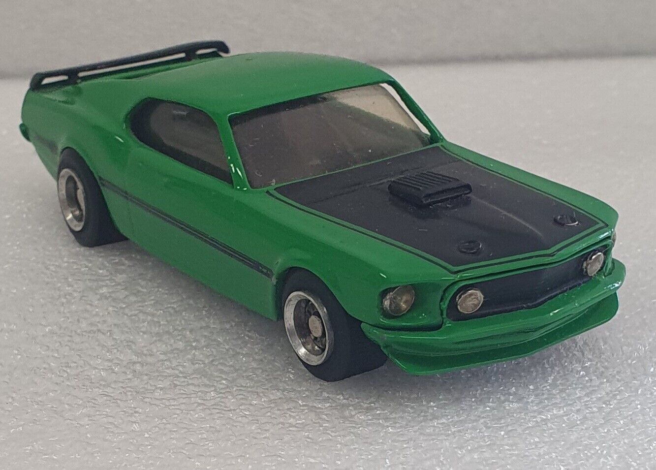 Dinkum Classics 1/43 1969 Mustang Green