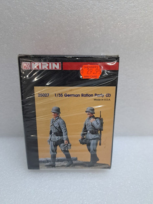 1/35 Figures Kirin WWII German Ration Party (Set of 2 Soldiers)  