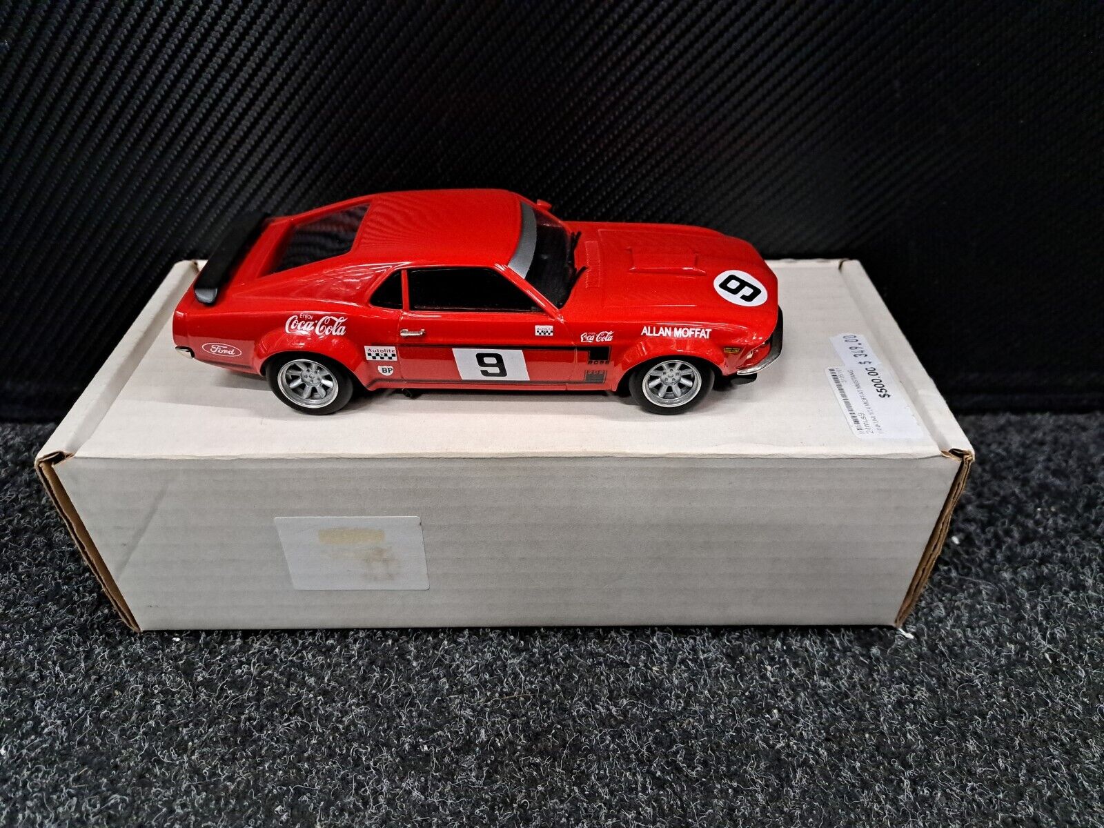 1/24 Dinkum Classics MOFFAT #9 BOSS MUSTANG