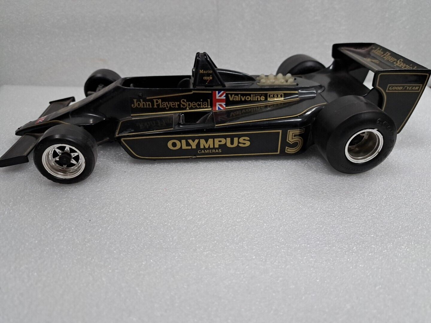 1/14 Burago  Black Lotus JPS #5 Die-Cast Metal Model Car *NO BOX*