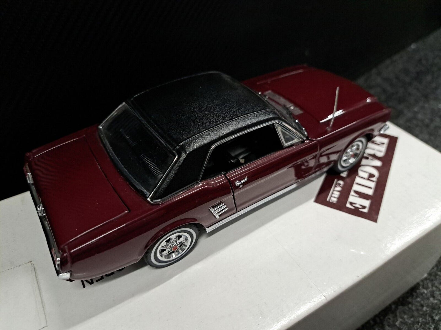 1/24 Danbury Mint 1966 MUSTANG maroon