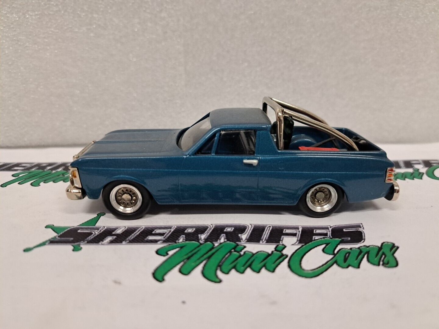 1/43 Dinkum Classics  Ford  Falcon XW BUSH UTE BLUE