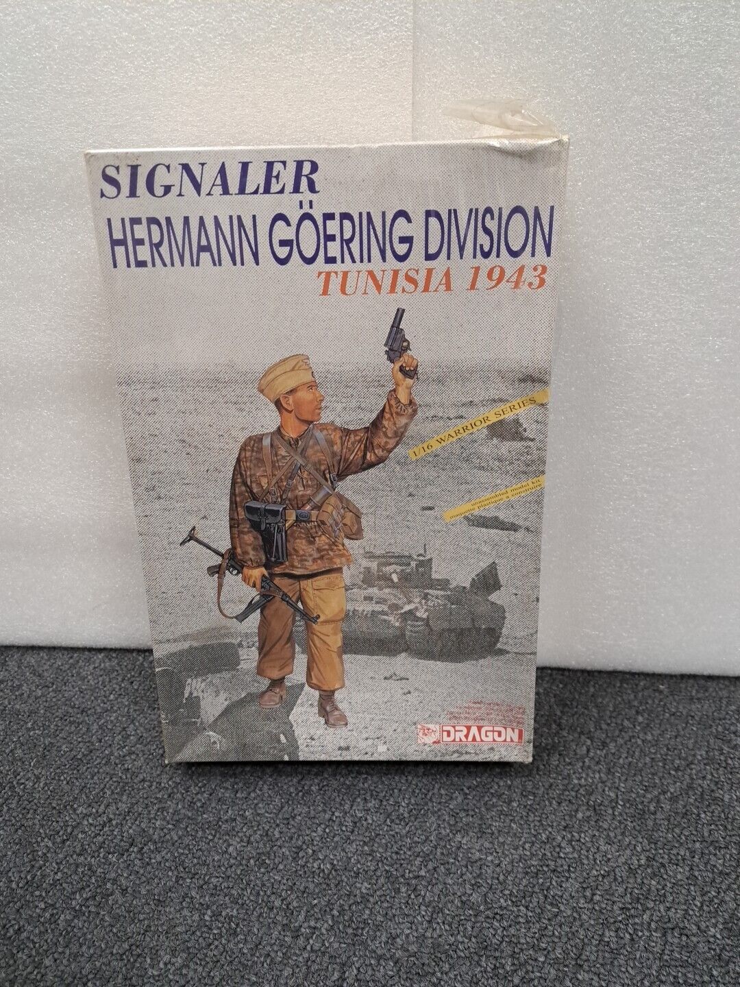 DRAGON SIGNALER HERMANN GOERING DIVISION TUNISIA 1/16 Kits Soldiers 1 figures