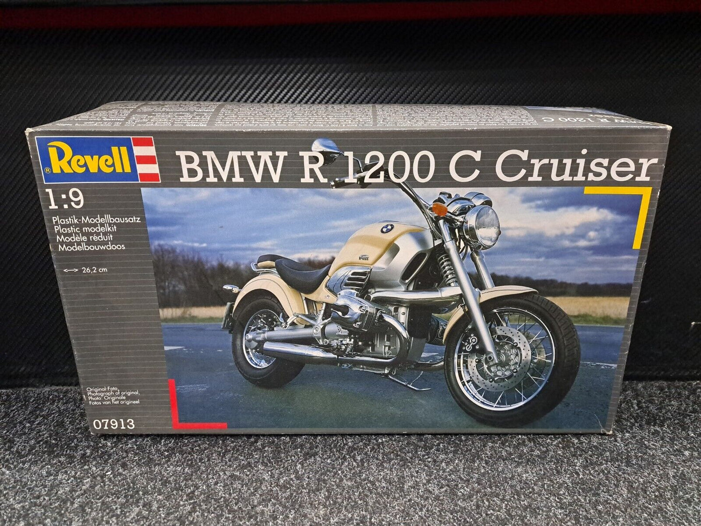 1/9 Revell BMW R 1200 C Cruiser 07913