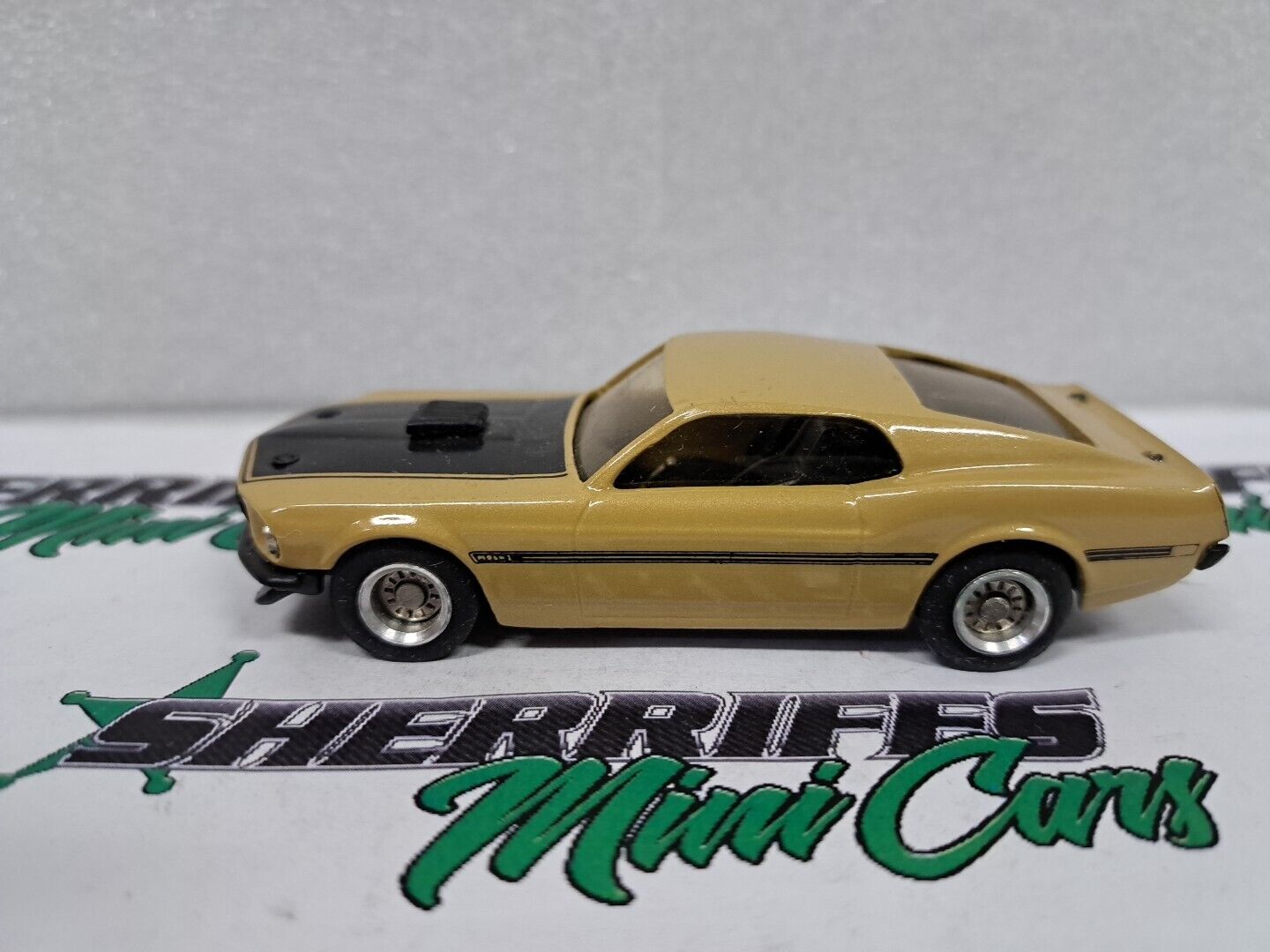 1/43 Dinkum 69 Mustang Mach 1 **MISSING WING**