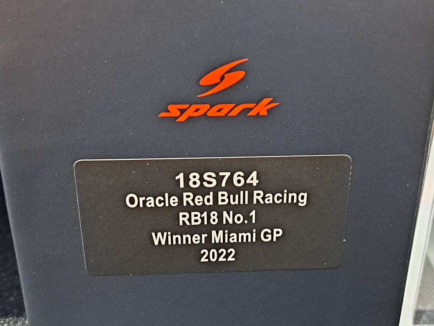 1/18 2022 #1 Verstappen Red Bull Miami Winner Spark SP18S764