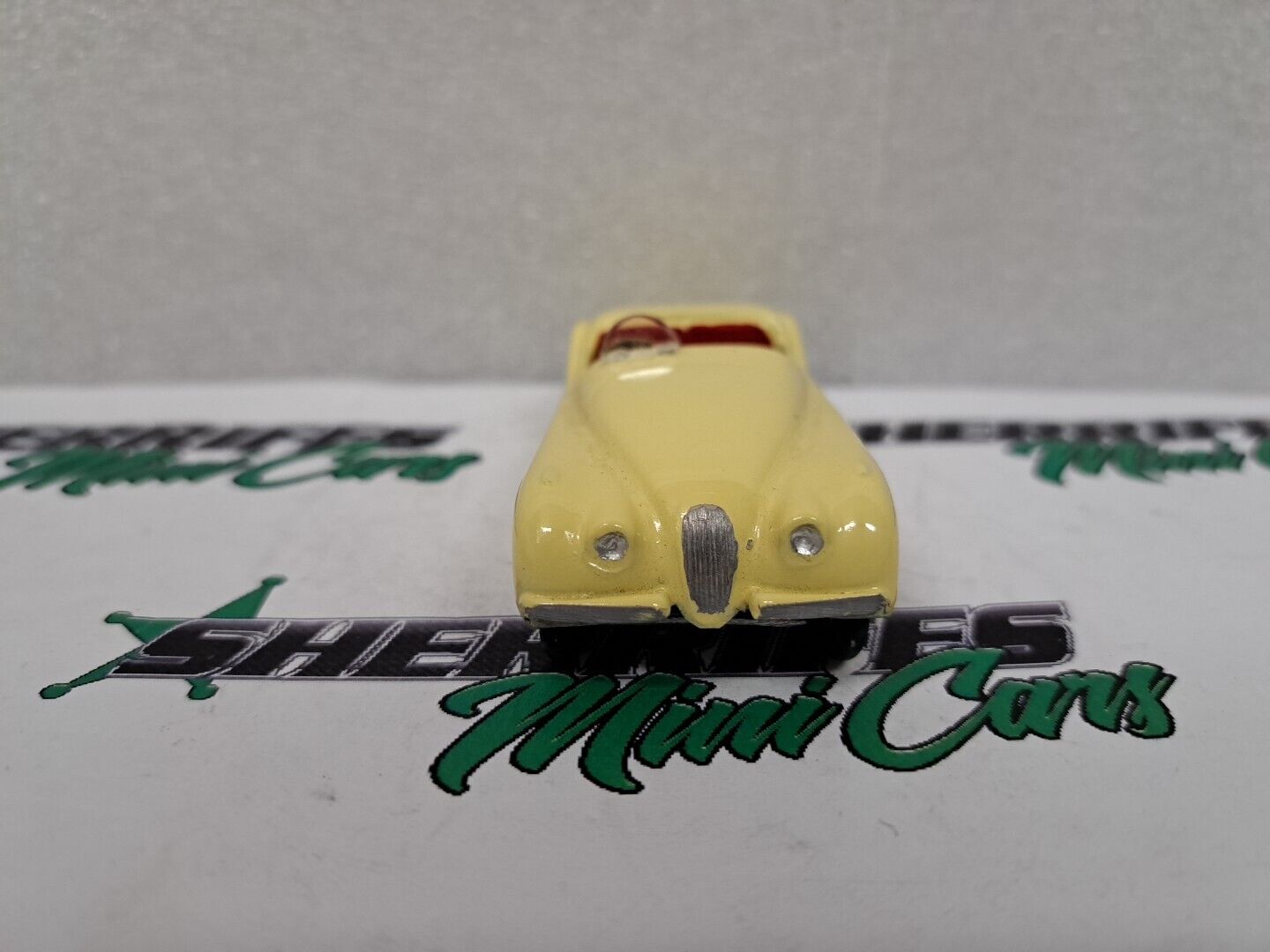 1/43 Dinkum Classics Jaguar XK120 Yellow