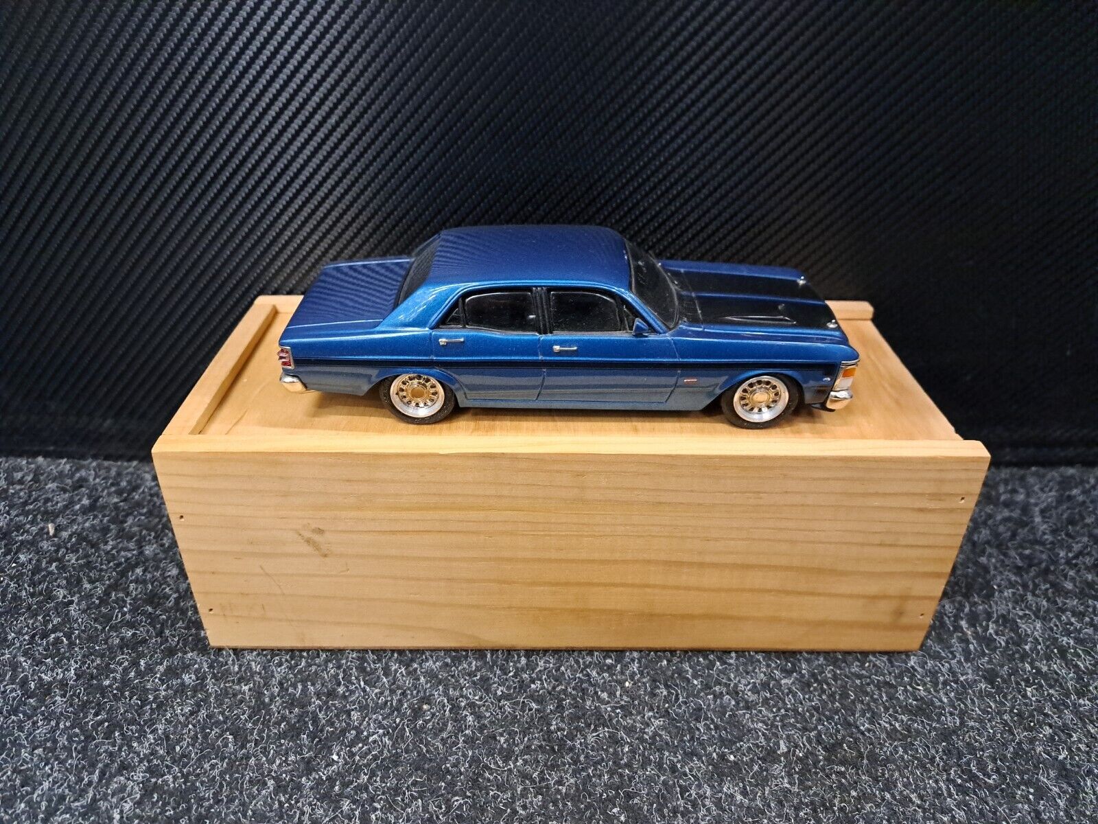 1/24 Dinkum Classics XW GT Starlight Blue