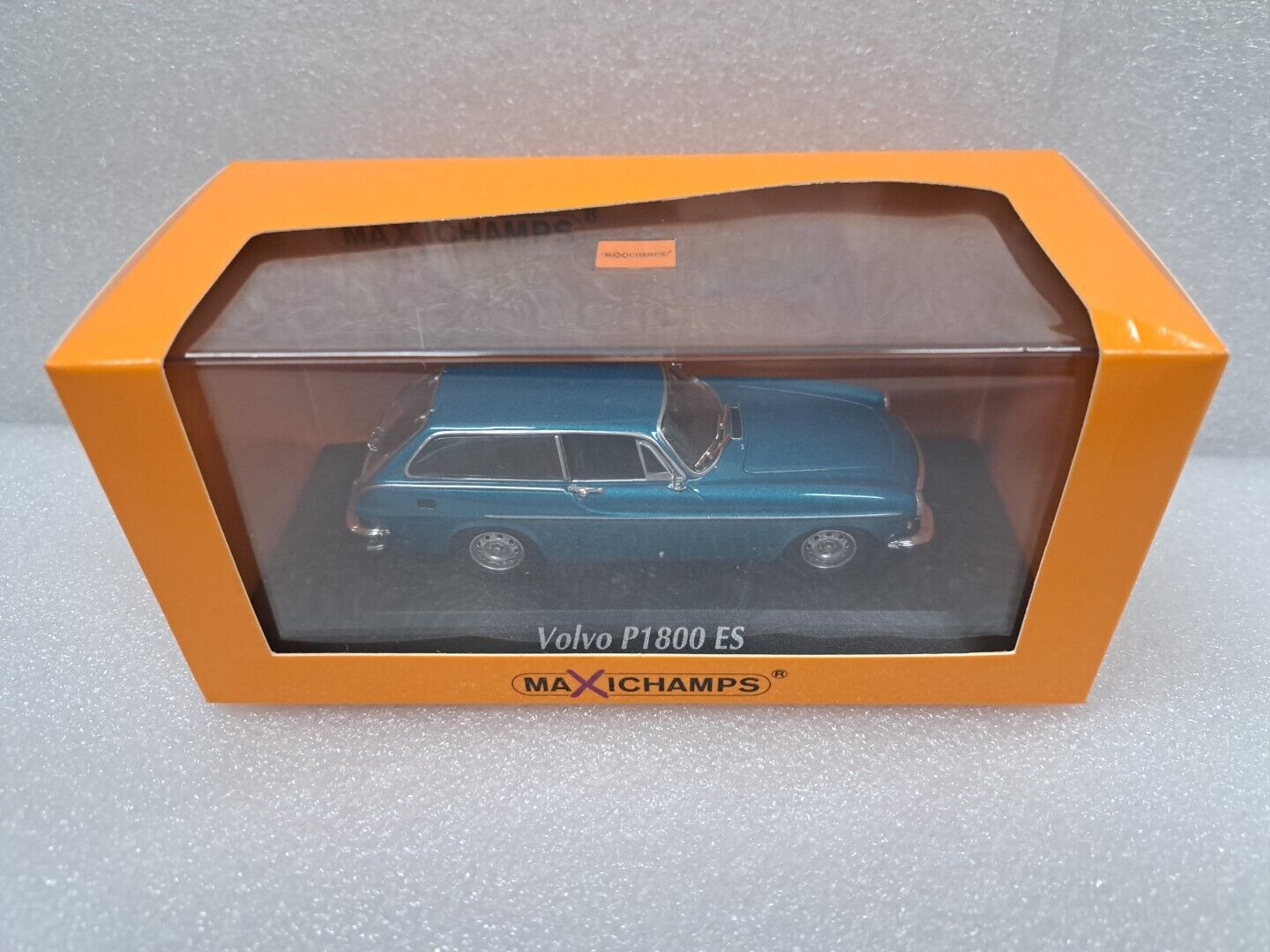 1:43 1971 Volvo P 1800 ES -Turquoise Metallic -Minichamps