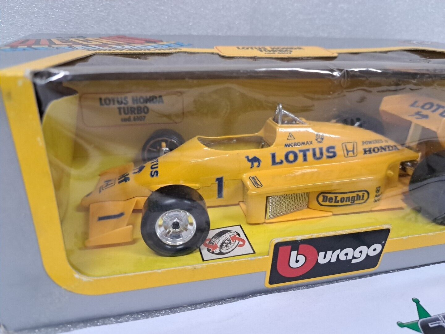 1/24 Burago LOTUS HONDA Turbo 6107 SMC