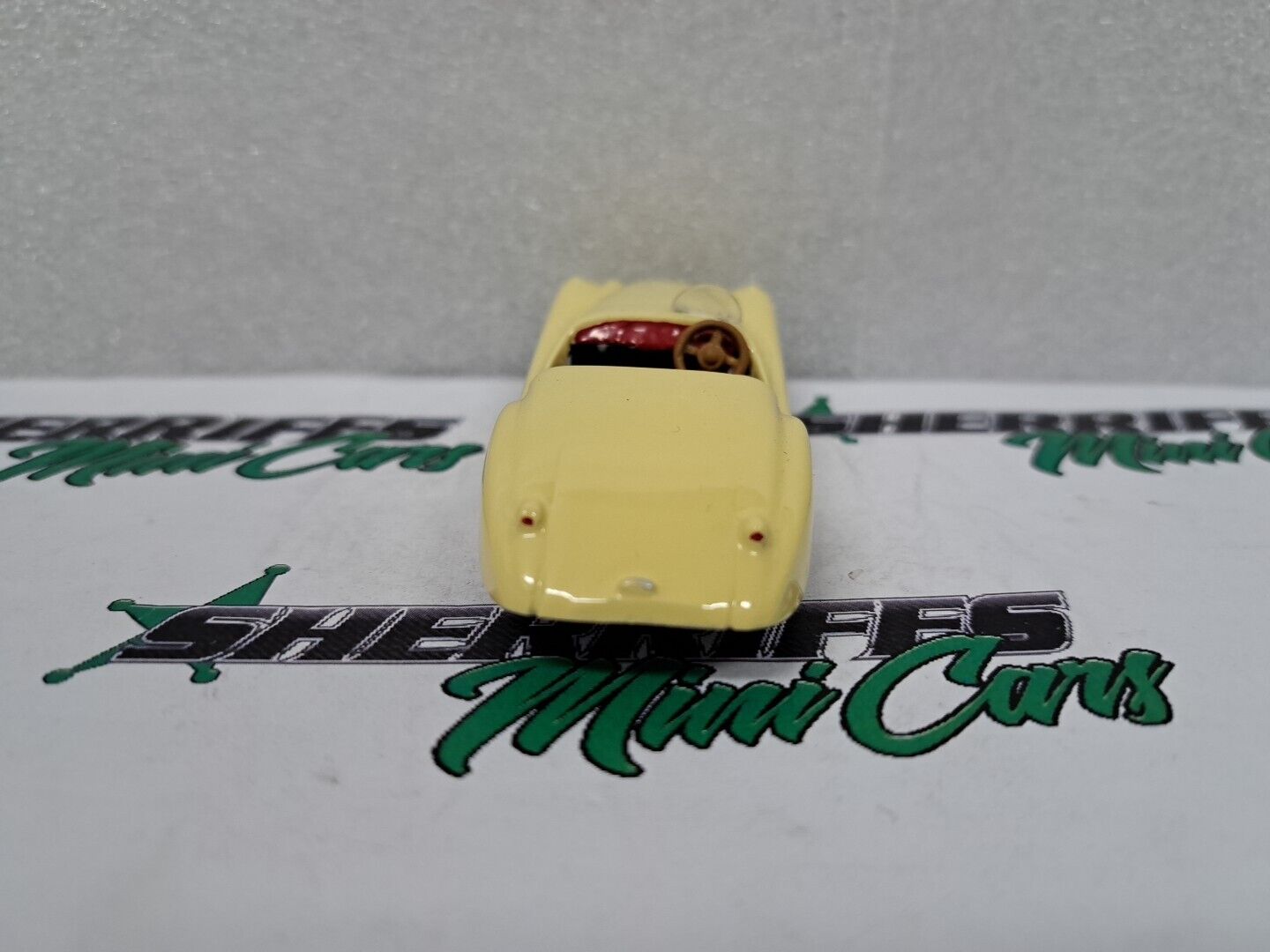 1/43 Dinkum Classics Jaguar XK120 Yellow