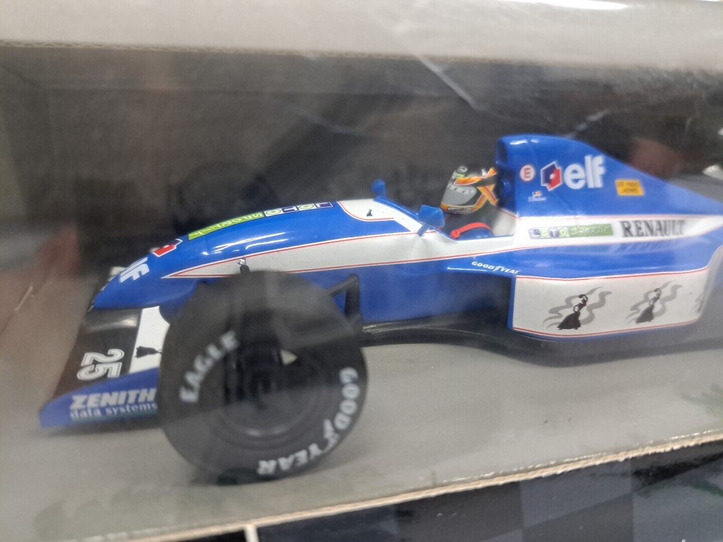 1/24 Onyx Ligier Gitanes JS37 Thierry Boutsen 5002 SMC