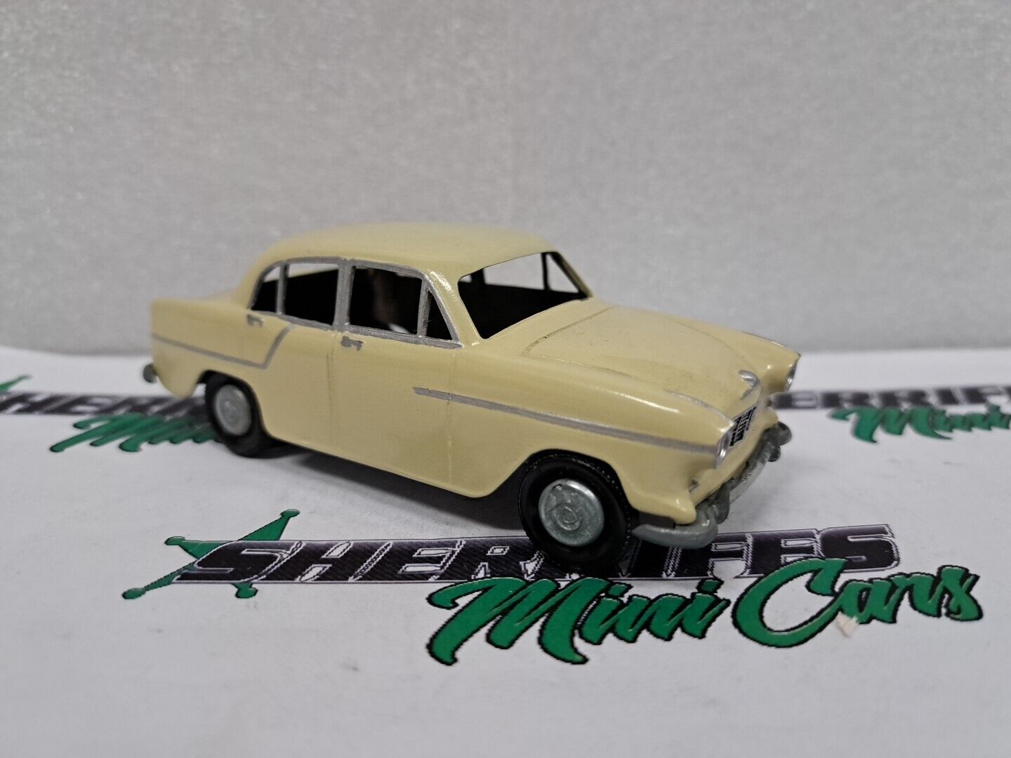 TOM THUMB made by STREAMLUX 1/36 FE HOLDEN painted in Beige from a kit 