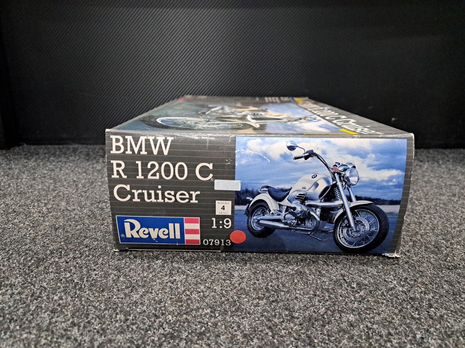 1/9 Revell BMW R 1200 C Cruiser 07913