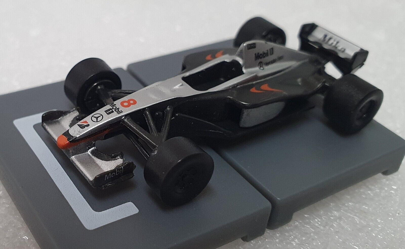 DYDO McLaren MP4-13 #8