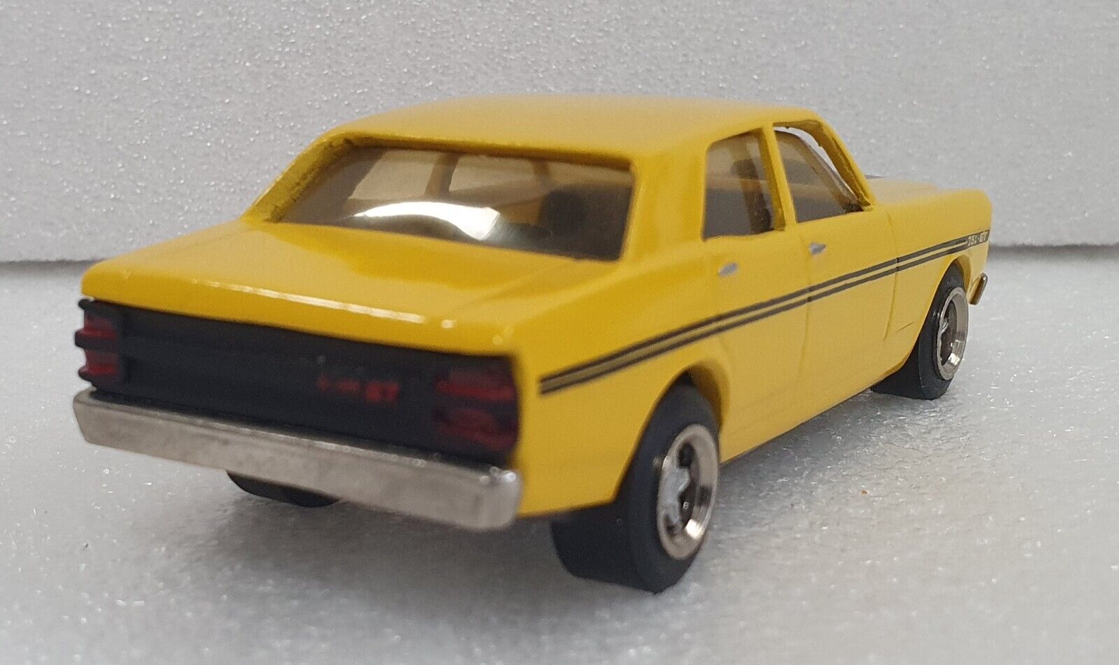 Dinkum Classics 1/43 XY GTHO Yellow