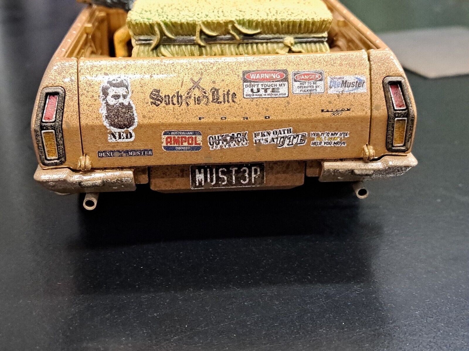 1/18 Ford XC Ute Deni Ute Muster Code 3 CUSTOM