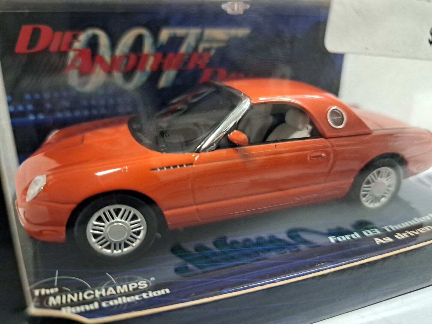 1/43 Ford 03 Thunderbird As Driven By Jinx MINICHAMPS Bond Collection