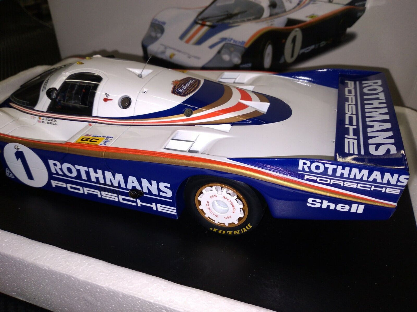 1/18 1982 Rothmans Porsche #1 24hr Le Mans Winner SPARK 18LM82