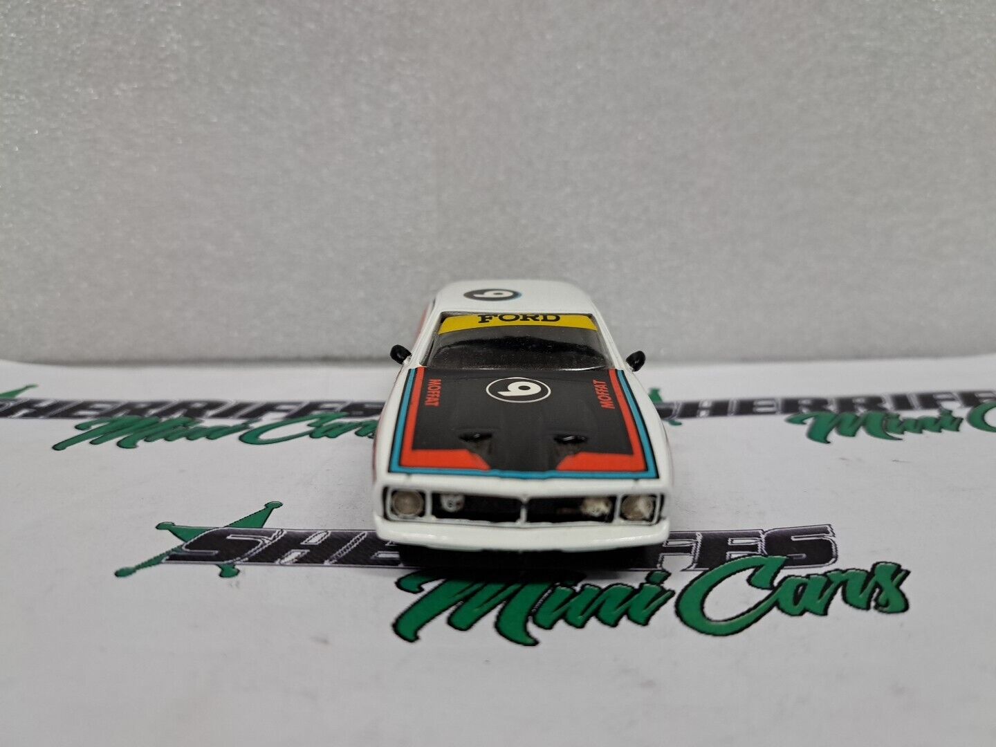 1/43 Dinkum MOFFAT FORD DEALERS XB #9