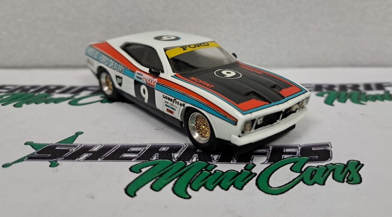 1/43 Dinkum MOFFAT FORD DEALERS XB #9