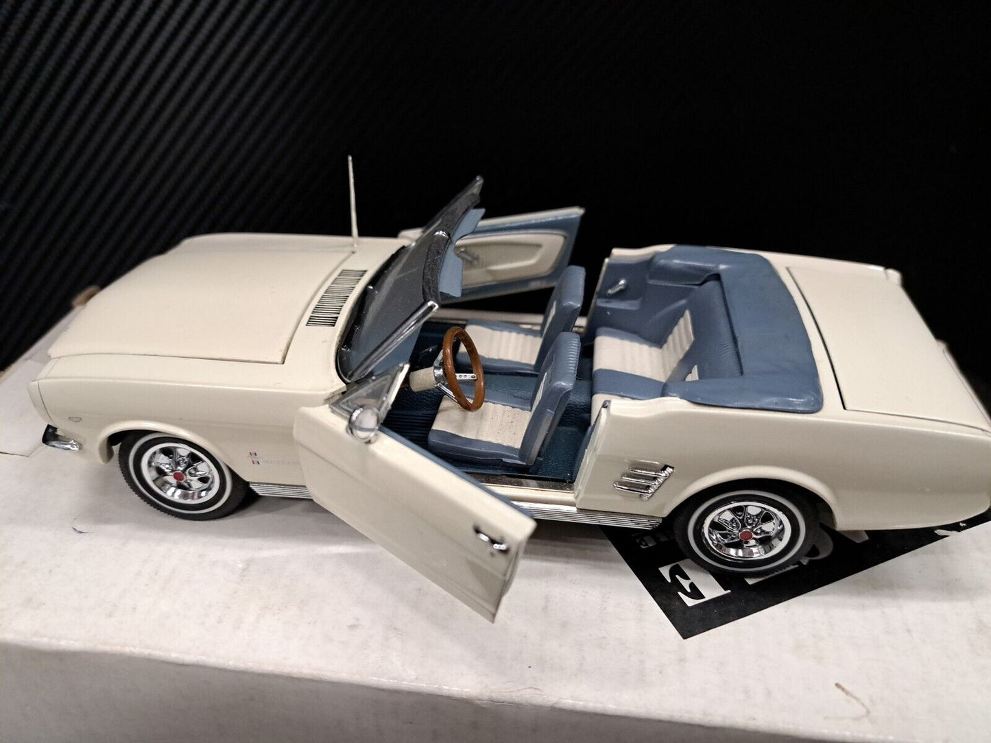 1/24 Danbury Mint 1966 MUSTANG Convertible White