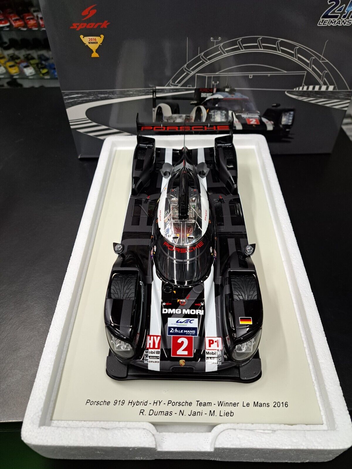 1/18 Porsche 919 Hybrid #2 Winner Le Mans 2016 Spark