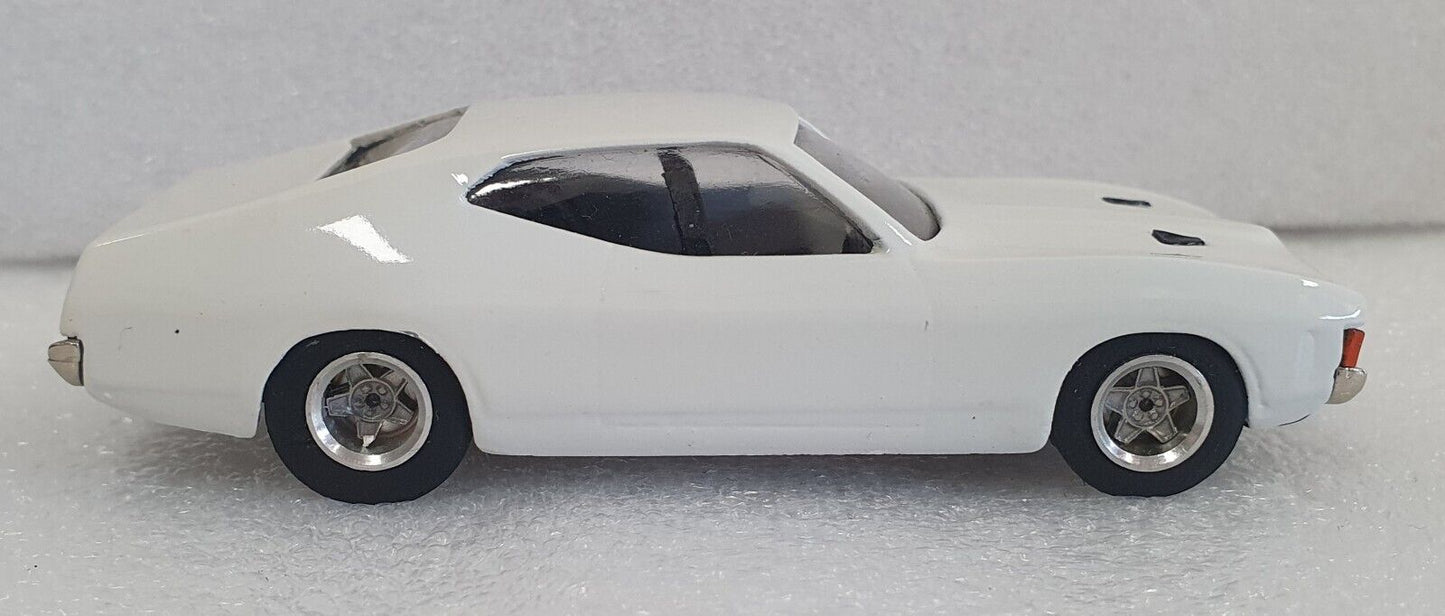 Dinkum Classics 1/43 XA Falcon White