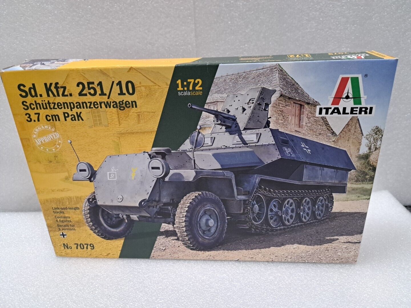 Italeri 1/72 SdKfz. 251/10 Half-track APC