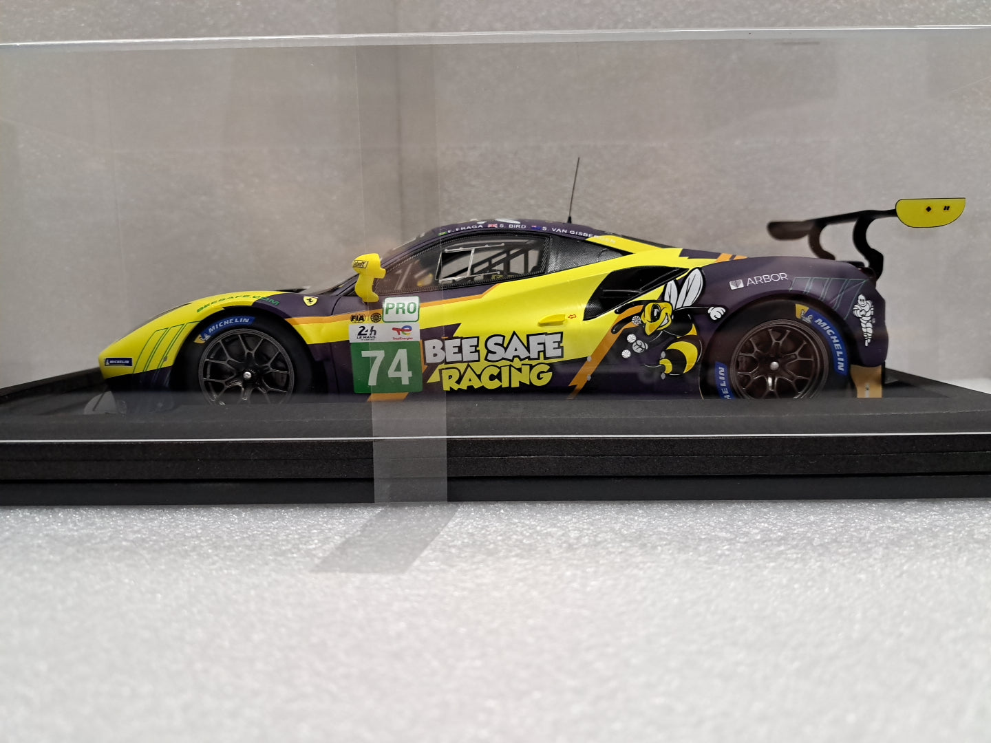 1/18 Looksmart Ferrari 488 GTE EVO Le Mans 24 Hr 2022 Van Gisbergen