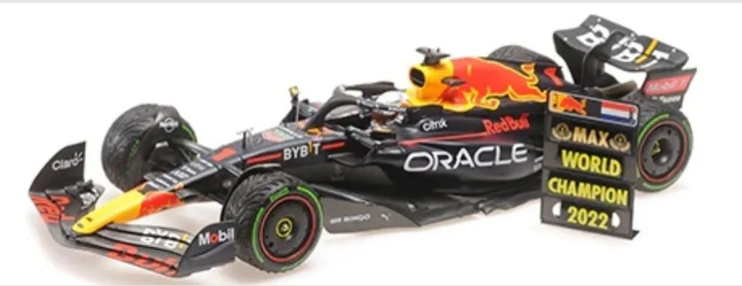 1/18 Redbull Racing RB18 F1 VERSTAPPEN WINNER JAPANESE GP 2022 - WORLD CHAMPION