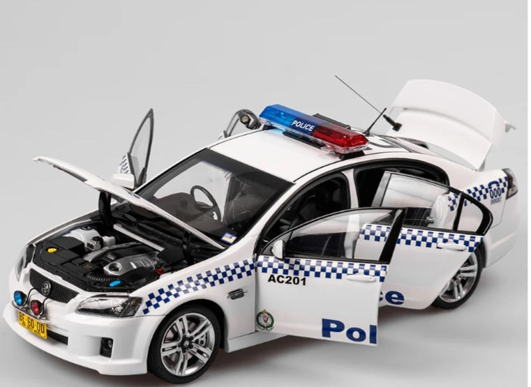 🚔 1/18 Holden VE Commodore SS - NSW Police Highway Patrol Car - Authentic