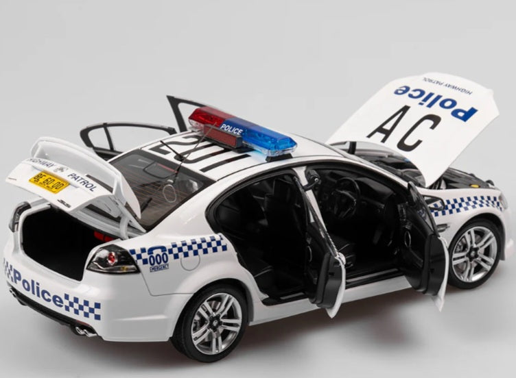 🚔 1/18 Holden VE Commodore SS - NSW Police Highway Patrol Car - Authentic