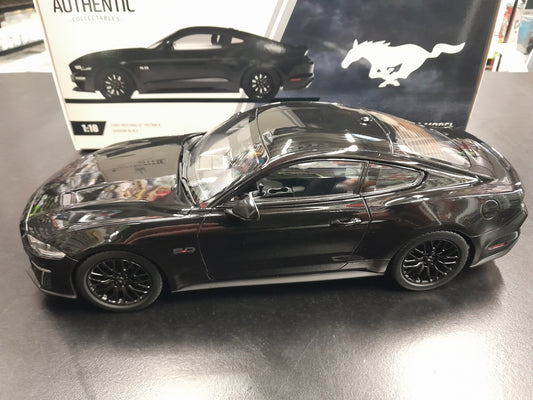 1/18 BLACK MUSTANG FASTBACK GT- SHADOW BLACK