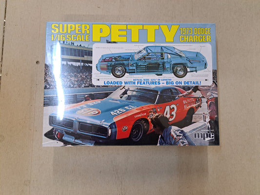 1/16 SUPER PETTY 1973 DODGE CHARGER MODEL KIT