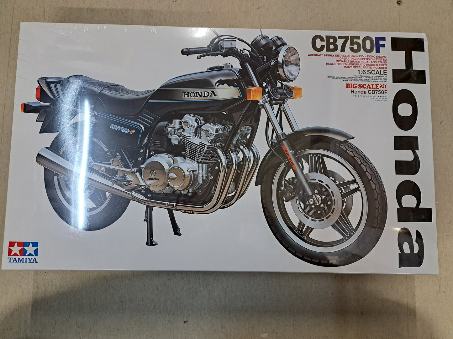 1/6 HONDA CB750F MODEL KIT