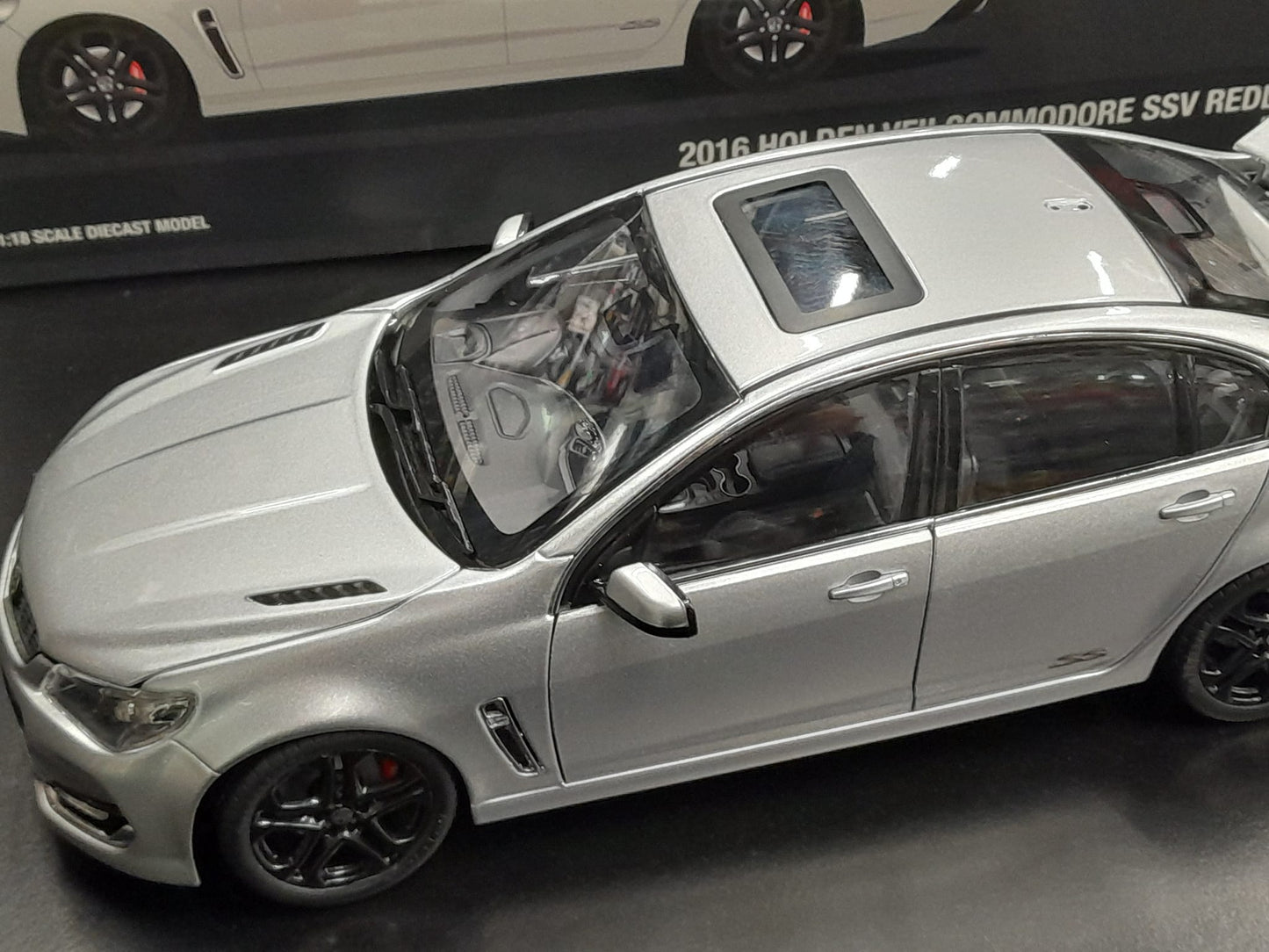 1/18 BIANTE 2016 Holden VFII Commodore SSV Redline - Nitrate Silver