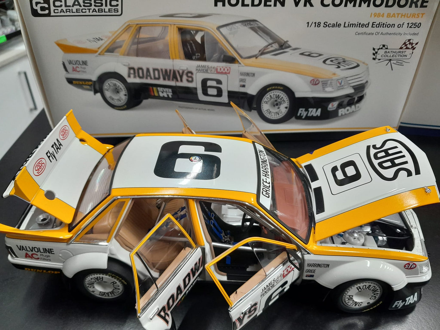 1/18 1984 Roadways VK Commodore Big Banger Bathurst 1000- Grice & Harrington #6